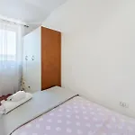 Awesome Apartment In Pula With Wifi *