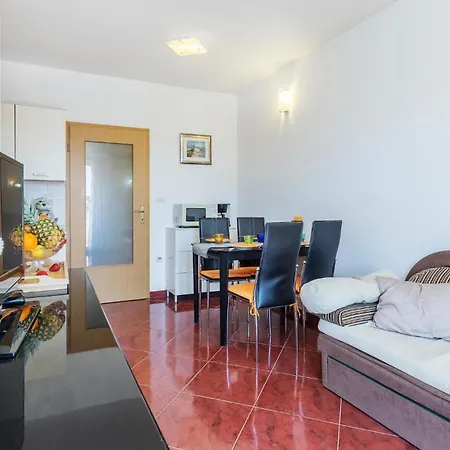 Apartament Awesome Apartment In Pula With Wifi *